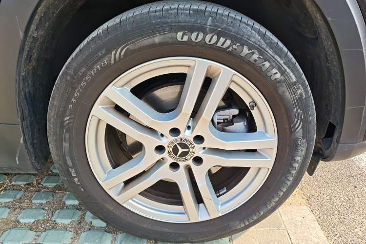 Used Mercedes-Benz GLB 2022 Second Facelift GLB 200 Fashion Edition Right Front Wheel Hub