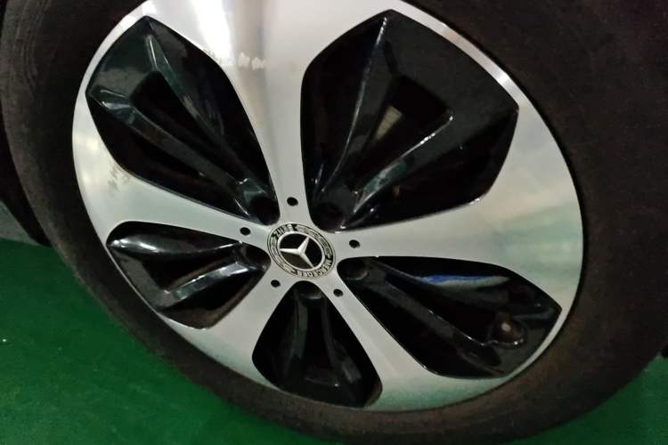 Used Mercedes-Benz GLB 2022 Updated GLB 200 Fashion Edition Right Front Wheel Hub