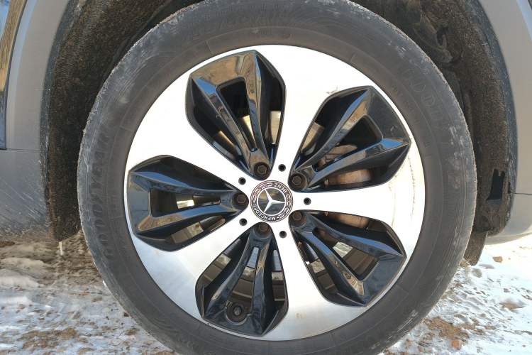 Used Mercedes-Benz GLB 2022 Updated GLB 200 Fashion Edition Right Front Wheel Hub