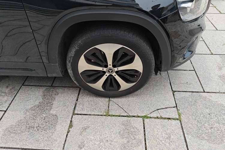 Used Mercedes-Benz GLB 2022 GLB 220 4MATIC Right Front Wheel Hub