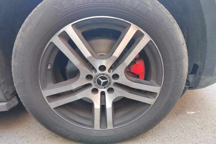 Used Mercedes-Benz GLB 2022 Second Facelift GLB 200 Dynamic Edition Right Front Wheel Hub