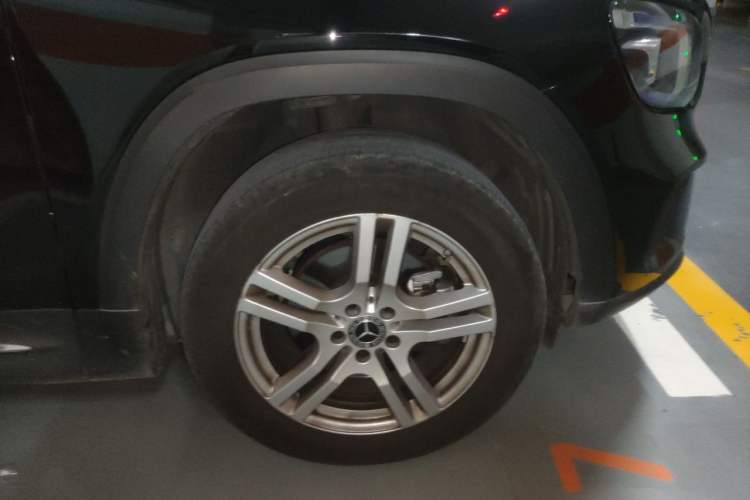 Used Mercedes-Benz GLB 2022 Second Facelift GLB 200 Dynamic Edition Right Front Wheel Hub