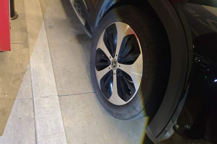 Used Mercedes-Benz GLB 2022 Updated GLB 200 Fashion Edition Right Front Wheel Hub
