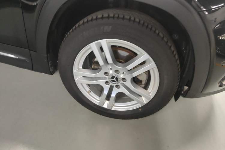 Used Mercedes-Benz GLB 2022 Second Facelift GLB 200 Fashion Edition Right Front Wheel Hub
