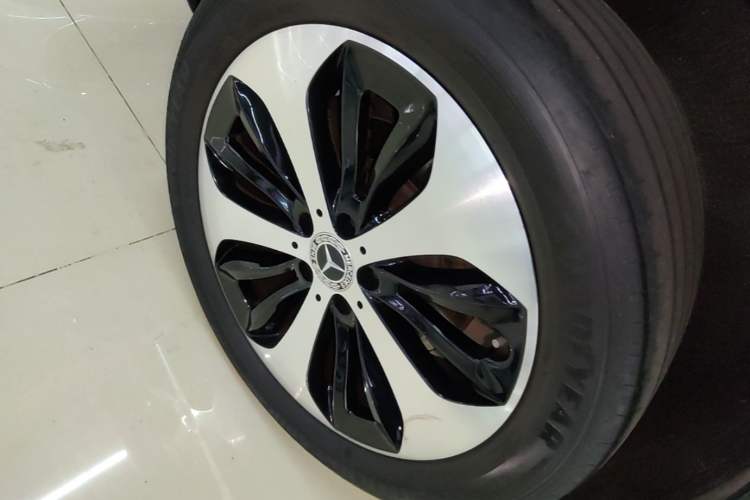 Used Mercedes-Benz GLB 2022 GLB 220 Fashion Model Right Rear Wheel Hub