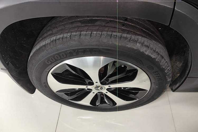 Used Mercedes-Benz GLB 2022 Updated GLB 200 Fashion Edition Right Rear Wheel Hub