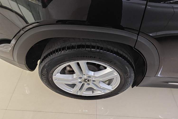 Used Mercedes-Benz GLB 2022 GLB 220 Dynamic Edition Right Rear Wheel Hub