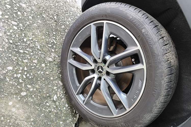Used Mercedes-Benz GLB 2022 GLB 220 Fashion Model Right Rear Wheel Hub