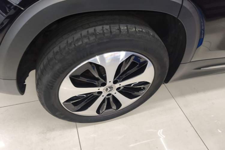 Used Mercedes-Benz GLB 2022 Updated GLB 200 Fashion Edition Right Rear Wheel Hub