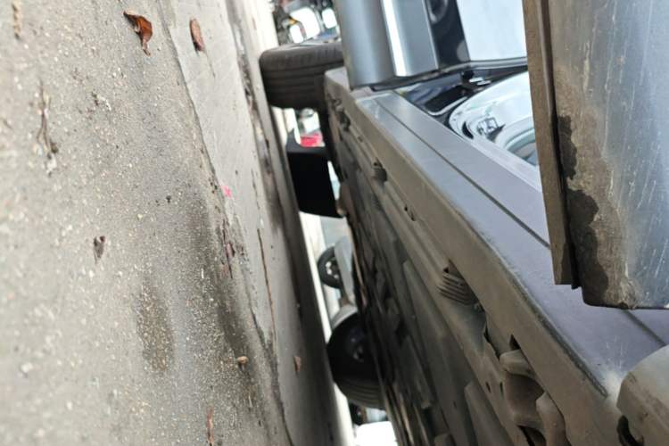 Used Mercedes-Benz GLB 2022 GLB 220 Fashion Model Right Side Sill