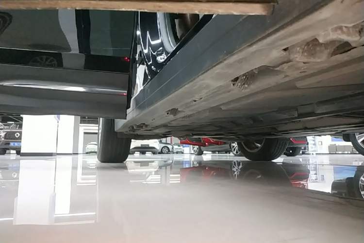 Used Mercedes-Benz GLB 2022 Second Facelift GLB 200 Fashion Edition Right Side Sill