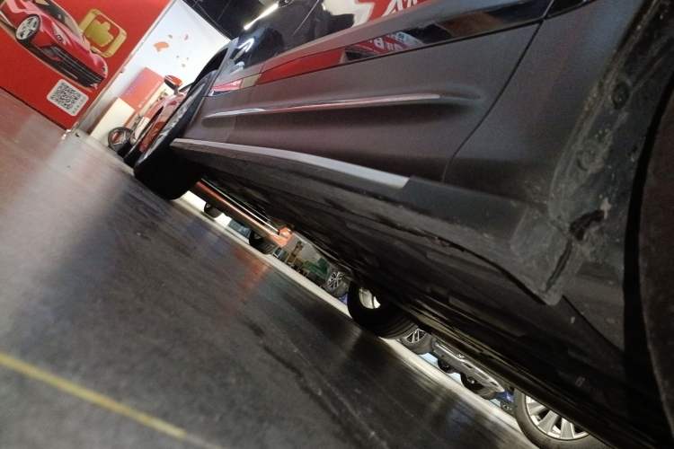 Used Mercedes-Benz GLB 2022 GLB 220 Dynamic Edition Right Side Sill