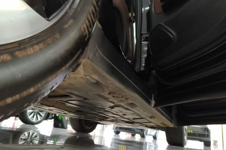 Used Mercedes-Benz GLB 2022 Updated GLB 200 Fashion Edition Right Side Sill