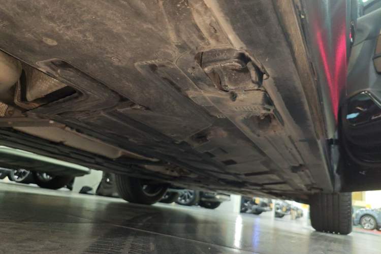Used Mercedes-Benz GLB 2022 Updated GLB 200 Fashion Edition Right Side Sill
