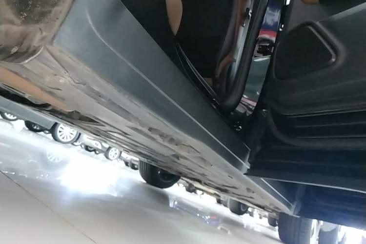 Used Mercedes-Benz GLB 2022 GLB 220 Fashion Model Right Side Sill