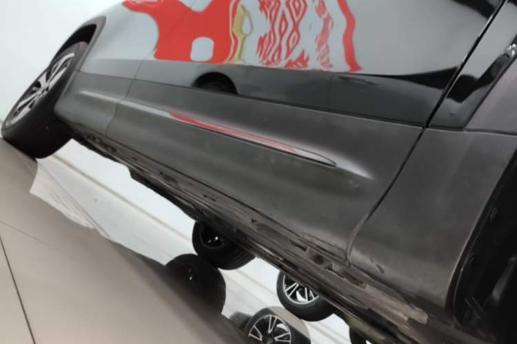 Used Mercedes-Benz GLB 2022 Refreshed GLB 200 4MATIC Right Side Sill
