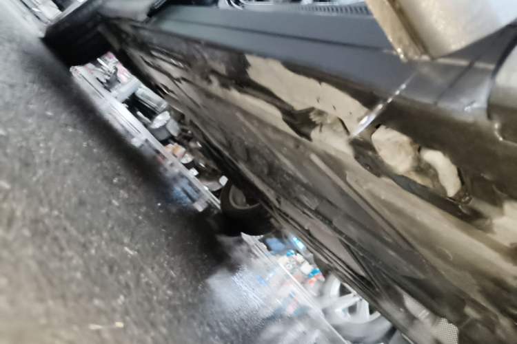 Used Mercedes-Benz GLB 2022 Second Facelift GLB 200 Fashion Edition Right Side Sill