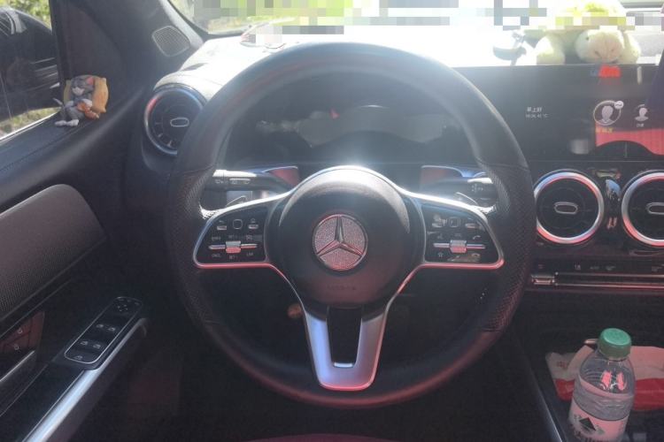 Used Mercedes-Benz GLB 2022 Second Facelift GLB 200 Fashion Edition Steering Wheel