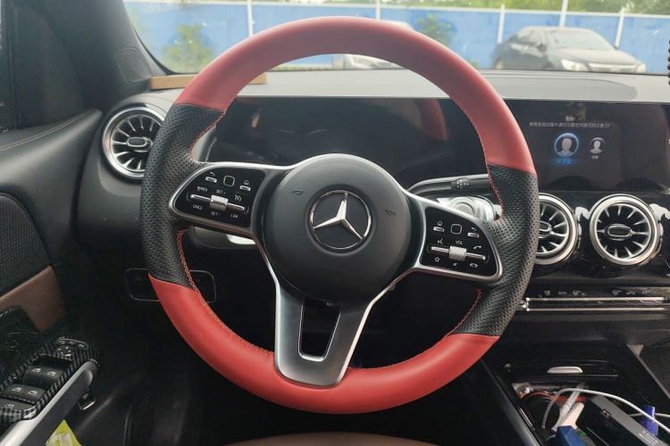 Used Mercedes-Benz GLB 2022 GLB 220 Fashion Model Steering Wheel
