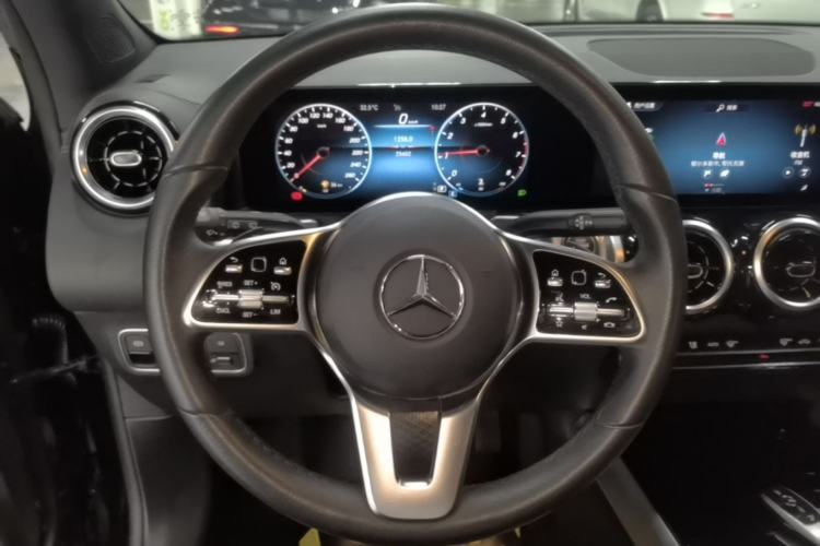 Used Mercedes-Benz GLB 2022 Second Facelift GLB 200 Dynamic Edition Steering Wheel
