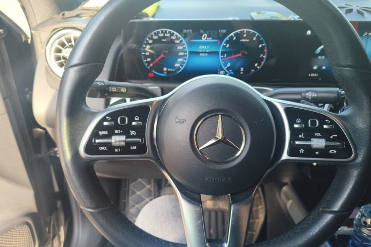 Used Mercedes-Benz GLB 2022 GLB 220 Fashion Model Steering Wheel