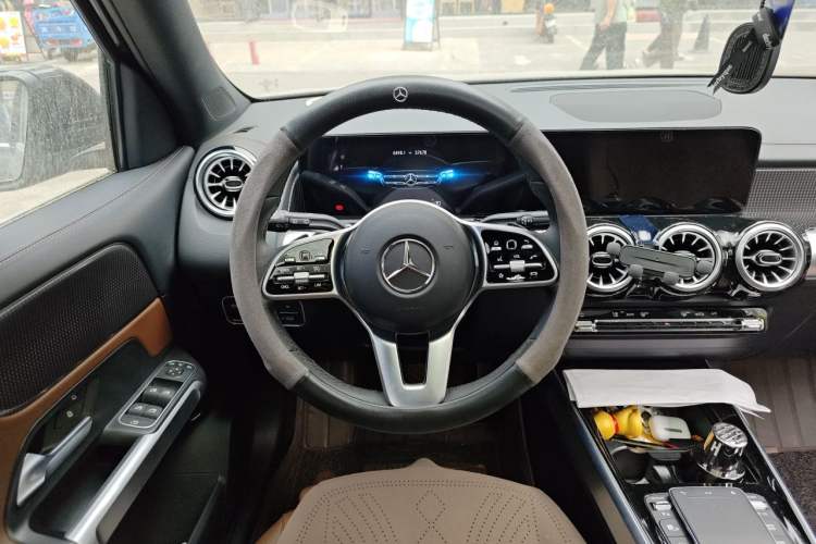 Used Mercedes-Benz GLB 2022 GLB 220 Dynamic Edition Steering Wheel