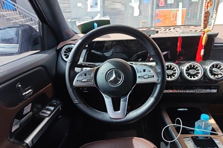 Used Mercedes-Benz GLB 2022 Updated GLB 200 Fashion Edition Steering Wheel