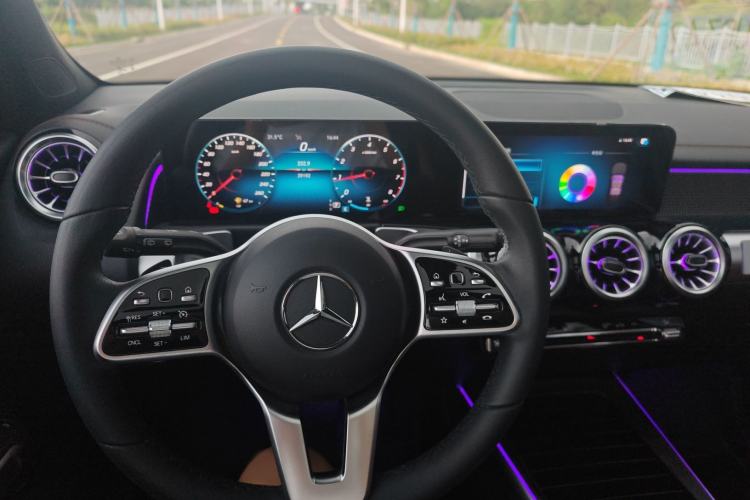 Used Mercedes-Benz GLB 2022 Refresh GLB 200 Dynamic Edition Steering Wheel