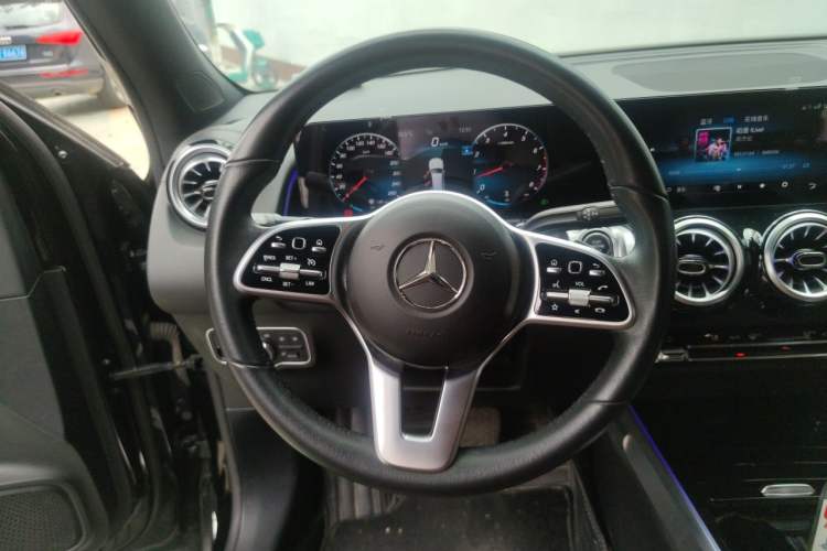 Used Mercedes-Benz GLB 2022 GLB 220 4MATIC Steering Wheel