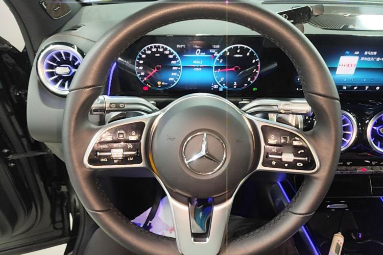 Used Mercedes-Benz GLB 2022 Updated GLB 200 Fashion Edition Steering Wheel