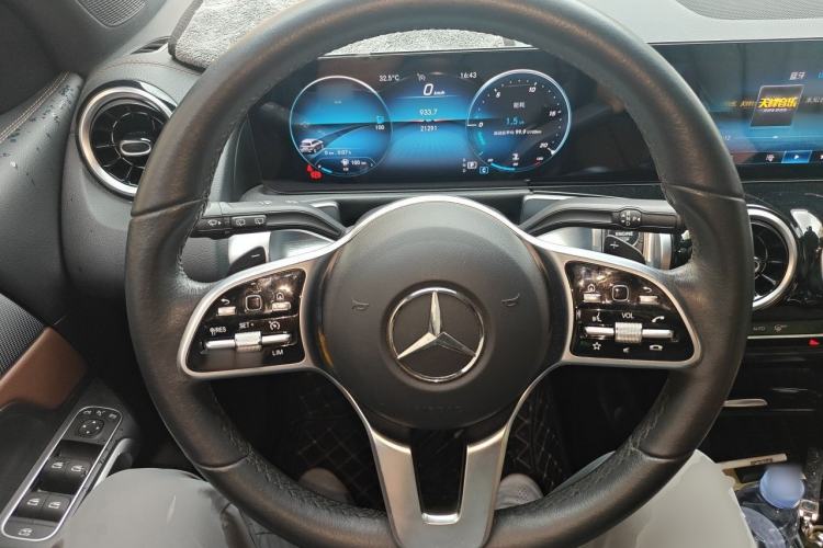 Used Mercedes-Benz GLB 2022 Second Facelift GLB 200 Fashion Edition Steering Wheel
