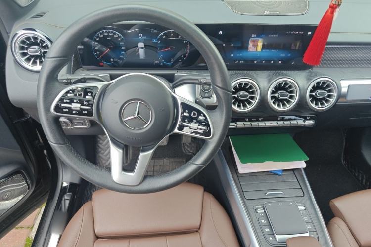 Used Mercedes-Benz GLB 2022 Updated GLB 200 Fashion Edition Steering Wheel