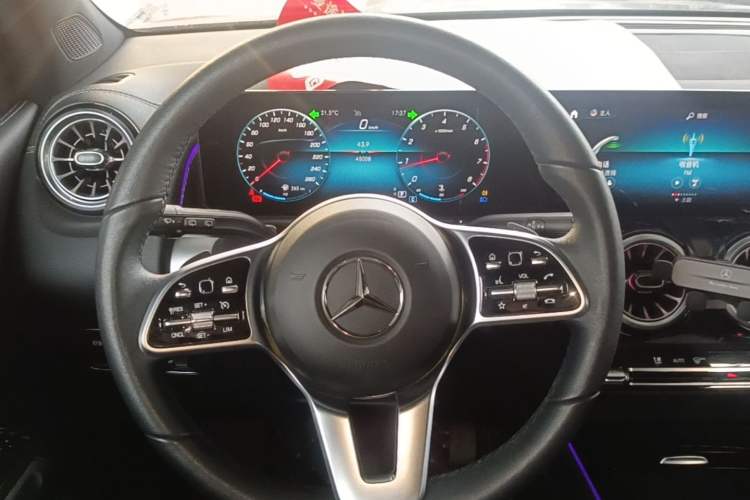 Used Mercedes-Benz GLB 2022 GLB 200 Dynamic Edition Steering Wheel