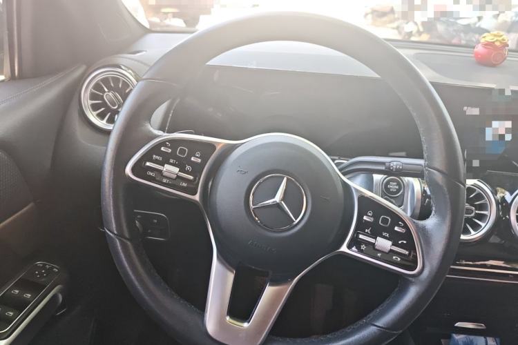 Used Mercedes-Benz GLB 2022 GLB 220 Fashion Model Steering Wheel