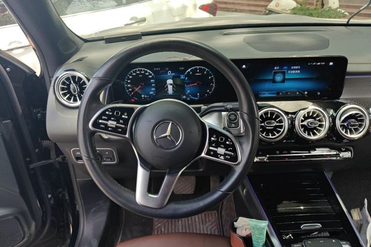 Used Mercedes-Benz GLB 2022 Updated GLB 200 Fashion Edition Steering Wheel