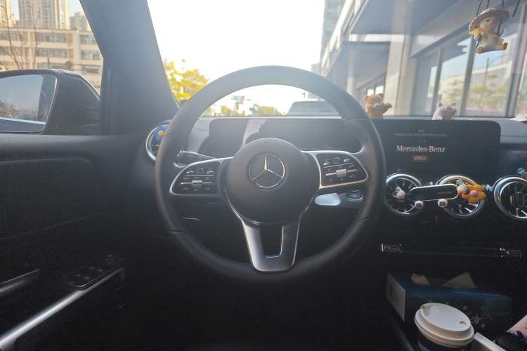 Used Mercedes-Benz GLB 2022 GLB 220 Dynamic Edition Steering Wheel