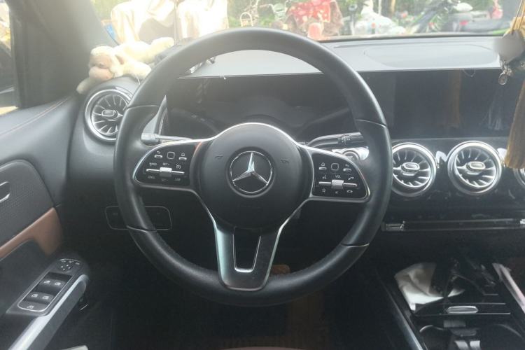 Used Mercedes-Benz GLB 2022 Updated GLB 200 Fashion Edition Steering Wheel