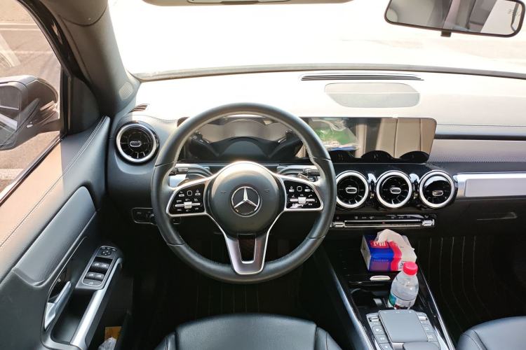 Used Mercedes-Benz GLB 2022 Second Facelift GLB 200 Fashion Edition Steering Wheel