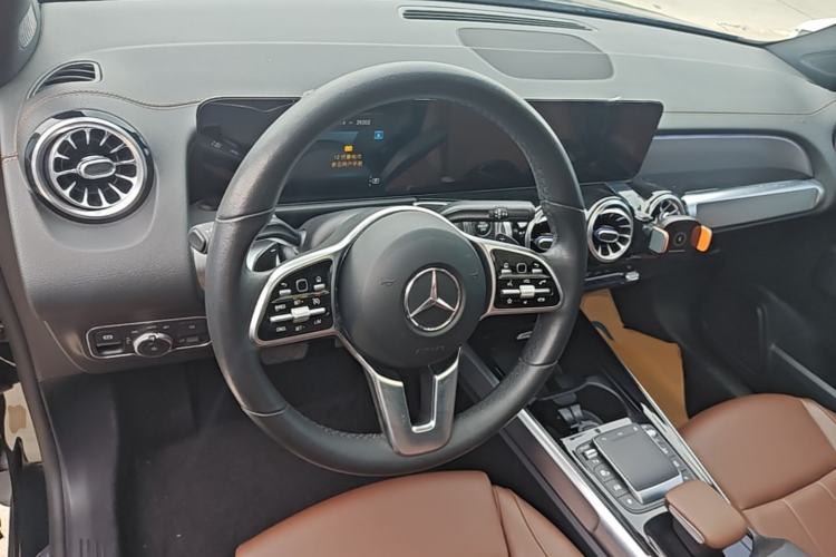 Used Mercedes-Benz GLB 2022 Second Facelift GLB 200 Fashion Edition Steering Wheel