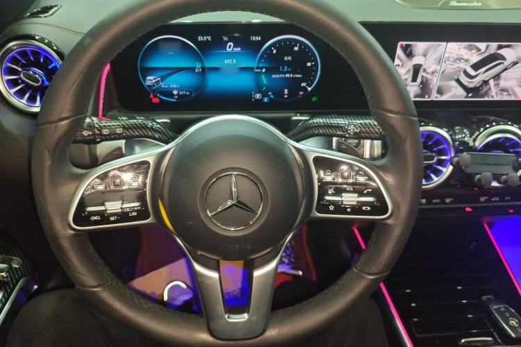 Used Mercedes-Benz GLB 2022 Updated GLB 200 Fashion Edition Steering Wheel