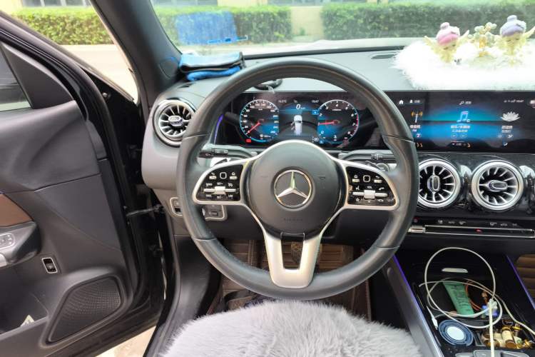 Used Mercedes-Benz GLB 2022 GLB 220 Dynamic Edition Steering Wheel