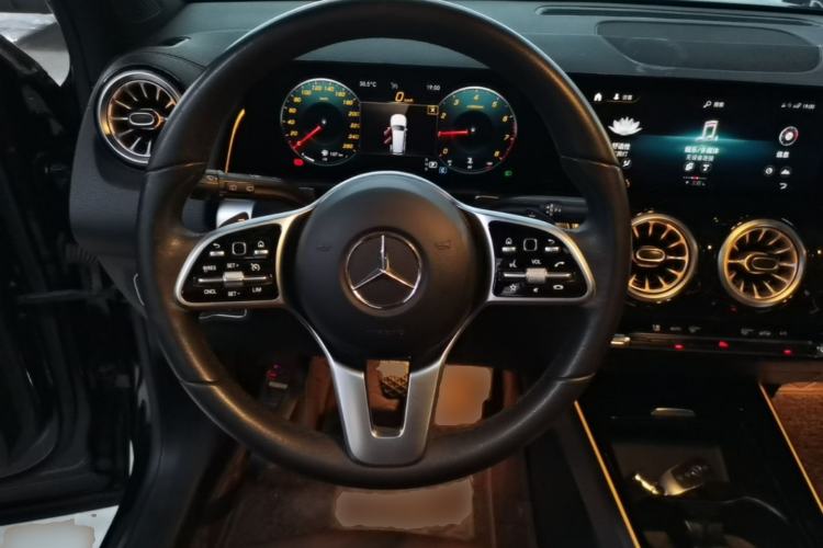 Used Mercedes-Benz GLB 2022 GLB 220 Dynamic Edition Steering Wheel
