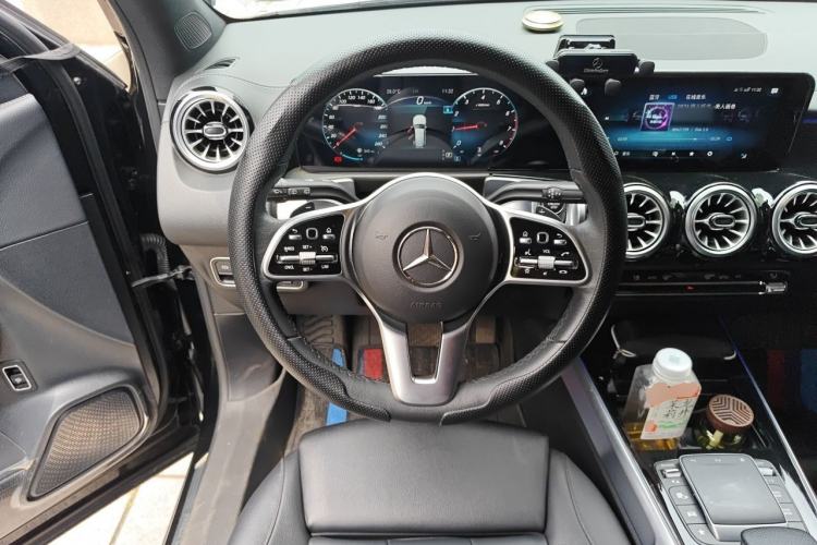 Used Mercedes-Benz GLB 2022 GLB 220 4MATIC Steering Wheel