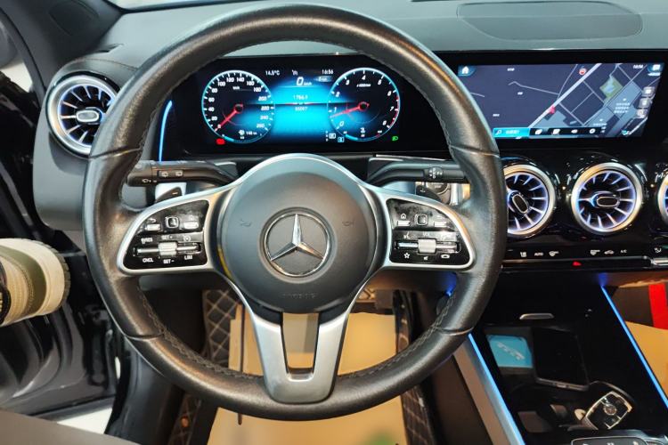 Used Mercedes-Benz GLB 2022 GLB 220 4MATIC Steering Wheel