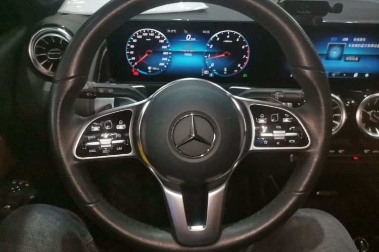 Used Mercedes-Benz GLB 2022 Refresh GLB 200 Dynamic Edition Steering Wheel