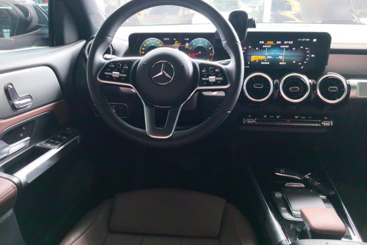 Used Mercedes-Benz GLB 2022 Second Facelift GLB 200 Dynamic Edition Steering Wheel