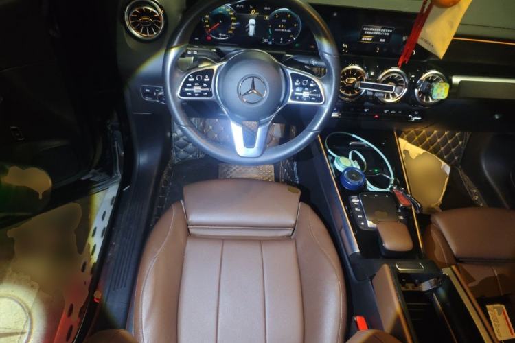 Used Mercedes-Benz GLB 2022 Updated GLB 200 Fashion Edition Steering Wheel