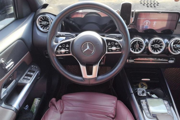 Used Mercedes-Benz GLB 2022 GLB 200 Dynamic Edition Steering Wheel