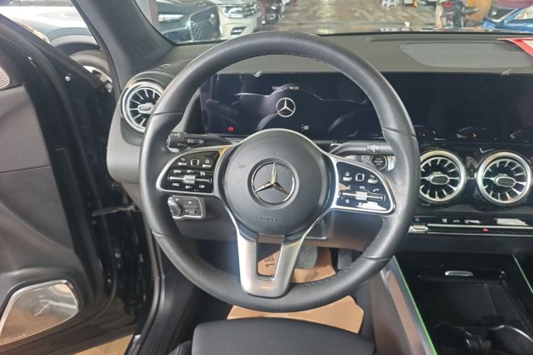 Used Mercedes-Benz GLB 2022 Second Facelift GLB 200 Dynamic Edition Steering Wheel