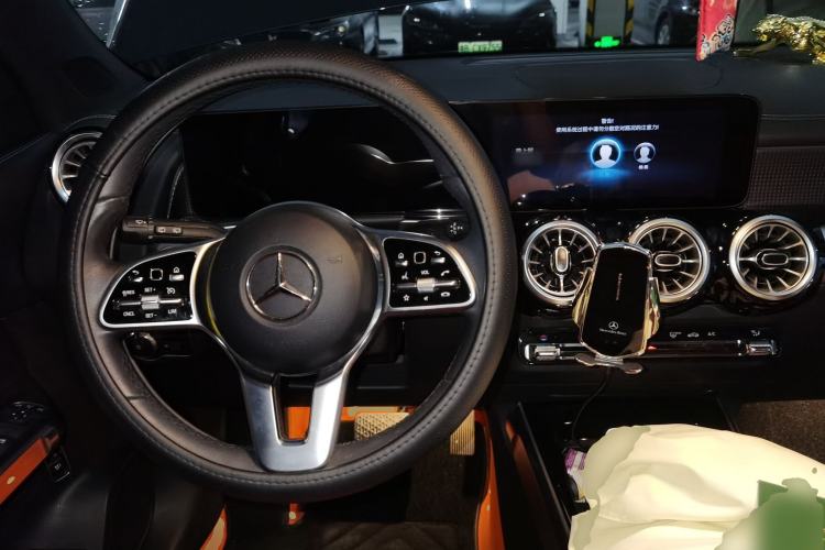 Used Mercedes-Benz GLB 2022 GLB 200 Dynamic Edition Steering Wheel